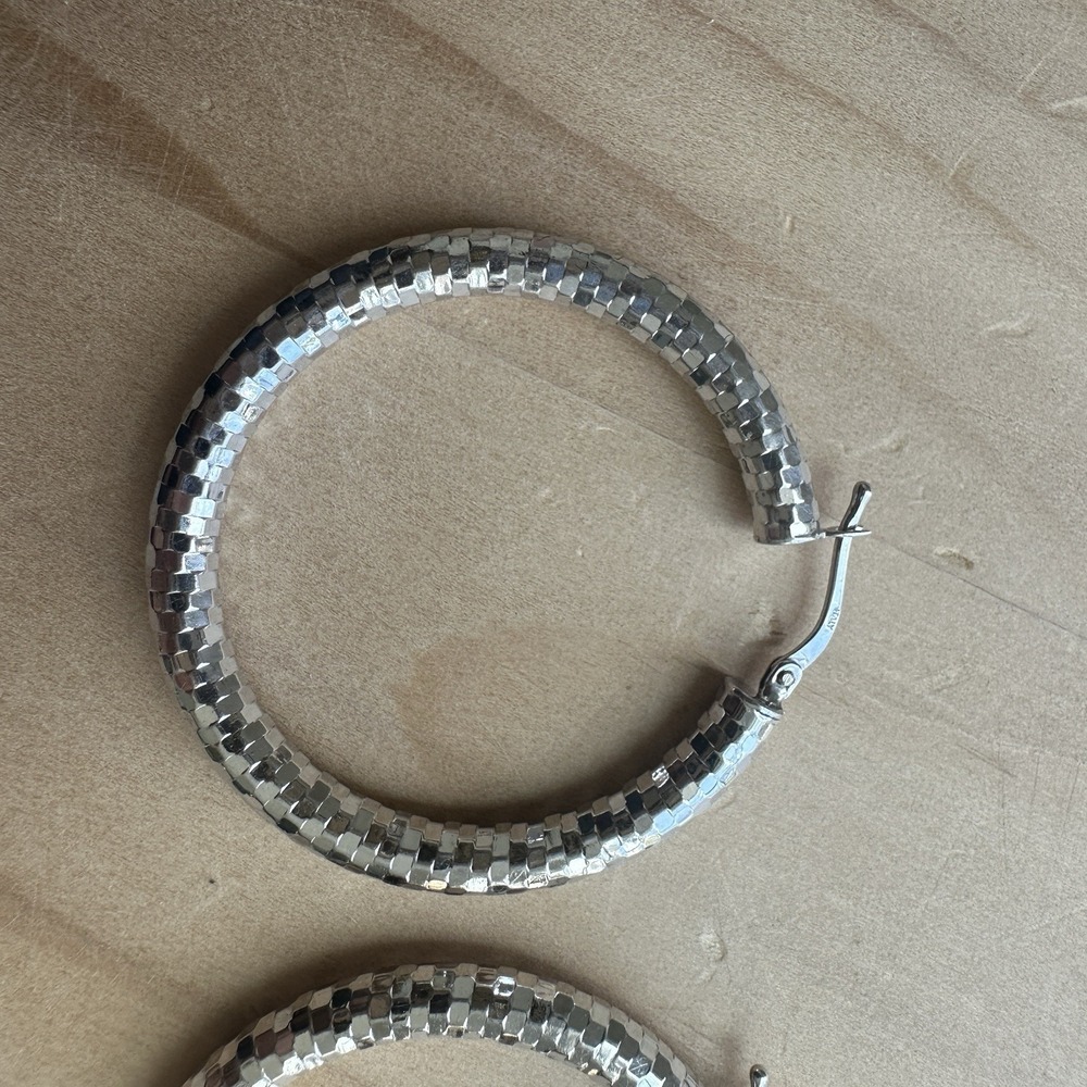 VTG MI Media‎ Imports Hoop Earrings 1.5 Inch Textured Italy 925 Sterling 5.3g - Picture 4 of 8